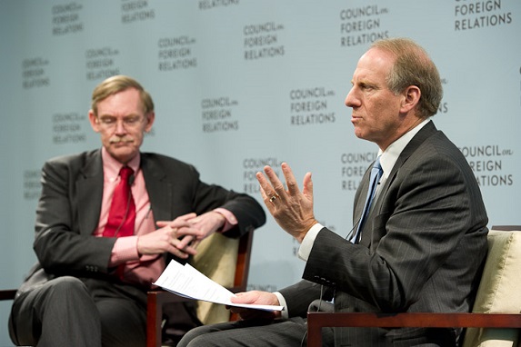 Robert Zoellick (president of the World Bank Group) and Richard Haass (president of CFR) participate during the Council of Councils Inaugural Conference (Kaveh Sardari).